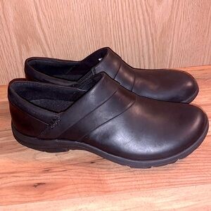 Merrell black leather size 7 women’s select grip comfort slip on shoes EUC